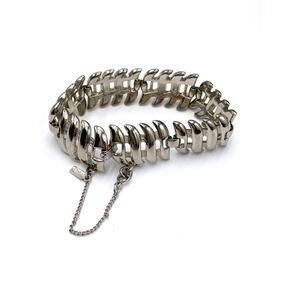 MONET Vintage Bracelet Silver Tone Fold Over Clasp Safety Chain 6.75” Estate